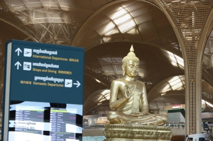 Bức tượng Phật khổng lồ tại sân bay quốc tế Techo – Campuchia